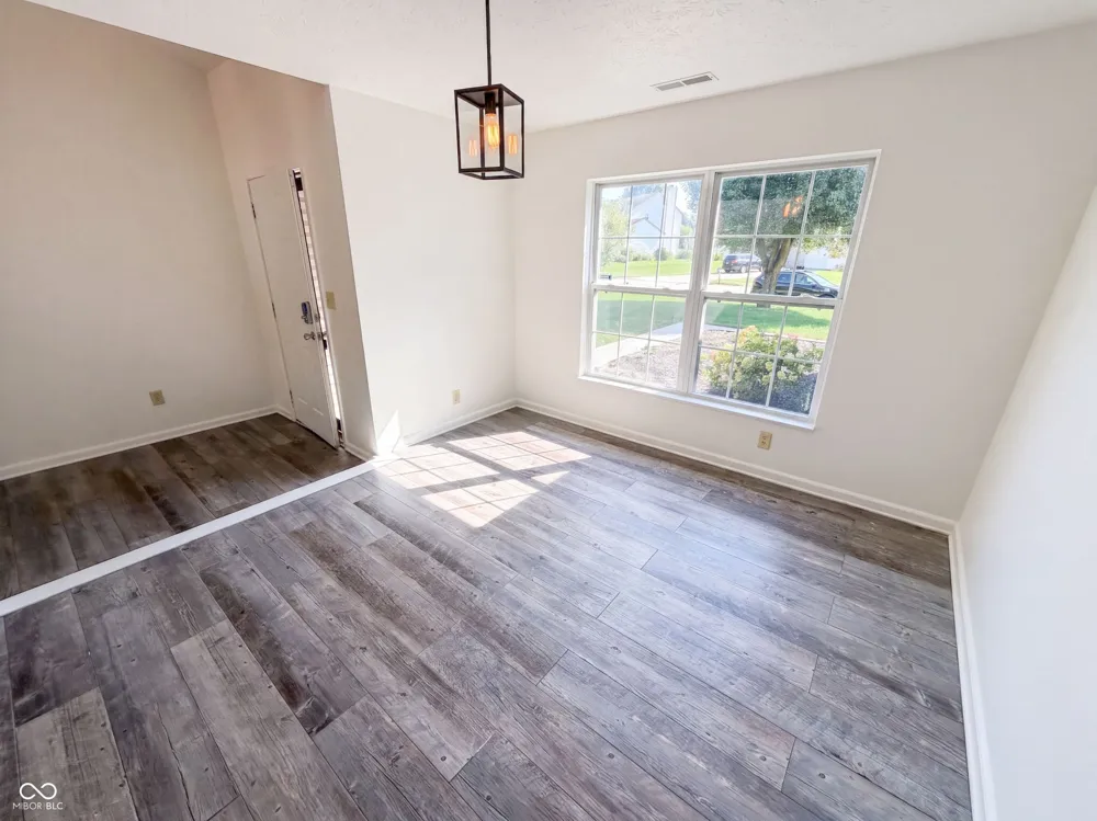 2018 Oakbrooke Court Avon, IN 46123