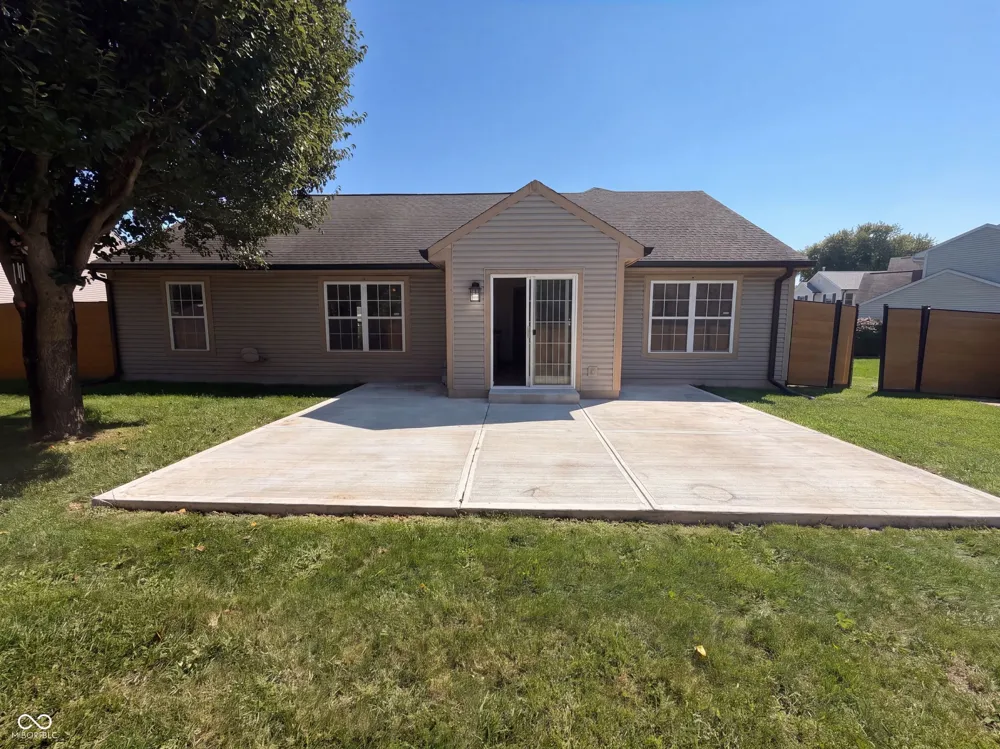 2018 Oakbrooke Court Avon, IN 46123