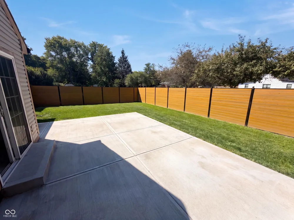 2018 Oakbrooke Court Avon, IN 46123