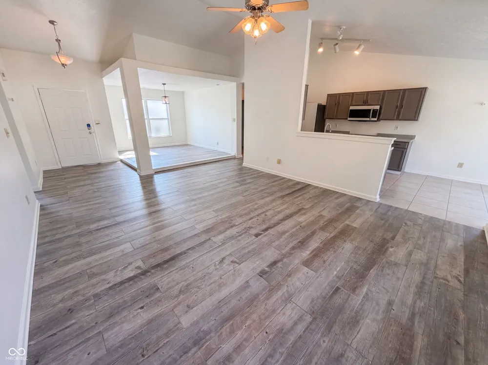 2018 Oakbrooke Court Avon, IN 46123
