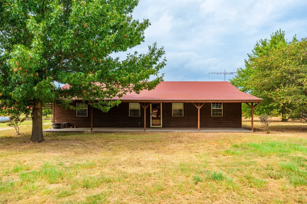 545 County Road 1110a Cleburne, TX 76031