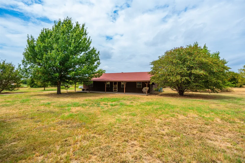 545 County Road 1110a Cleburne, TX 76031