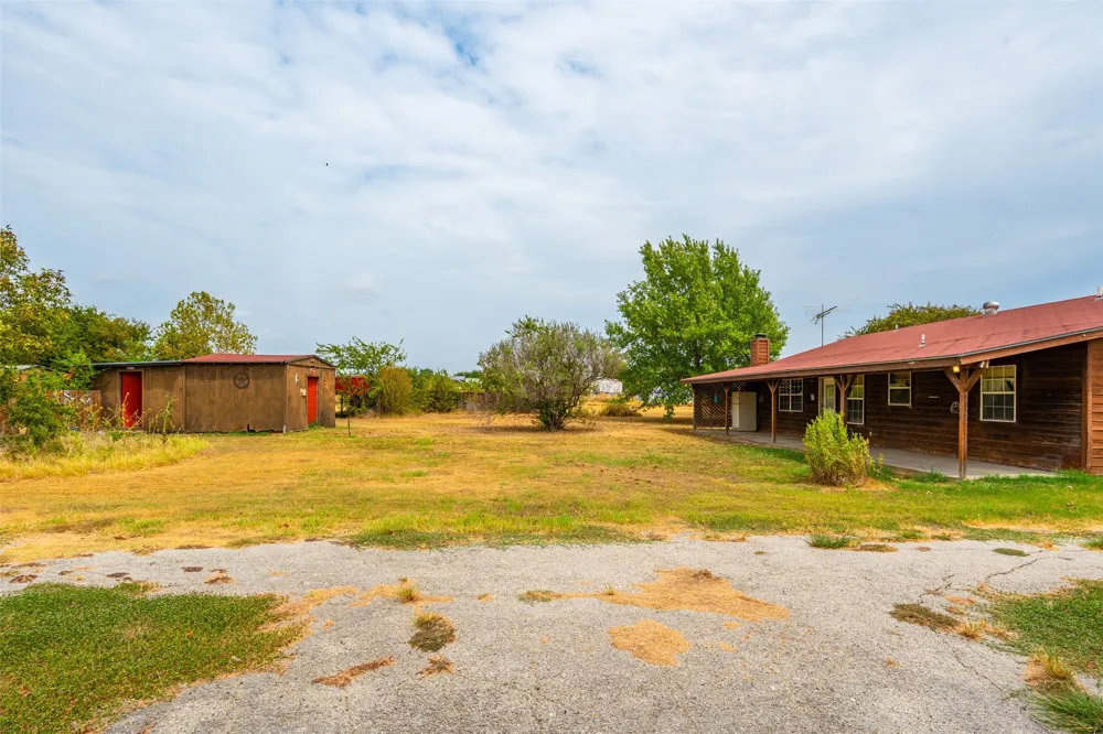 545 County Road 1110a Cleburne, TX 76031