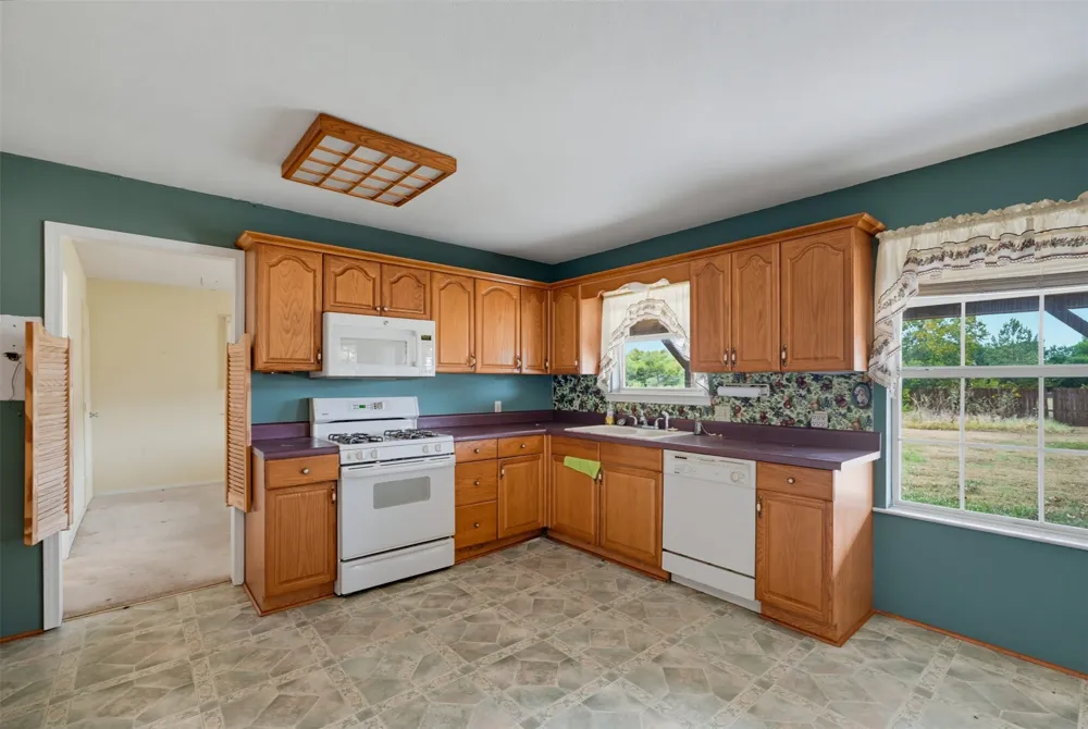 545 County Road 1110a Cleburne, TX 76031