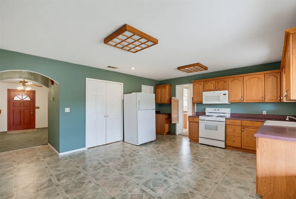 545 County Road 1110a Cleburne, TX 76031