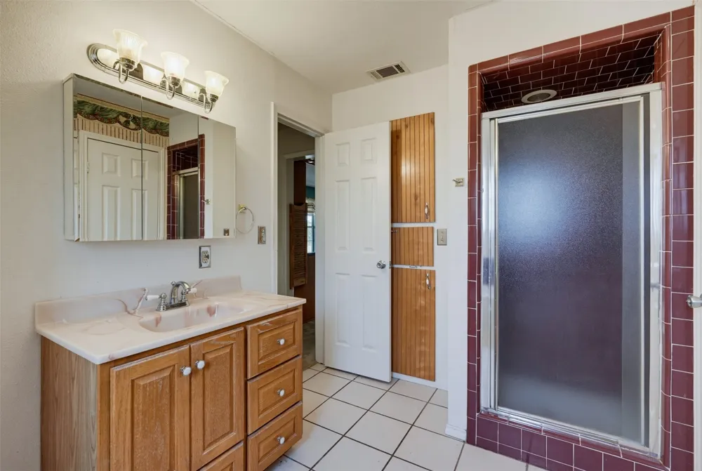 545 County Road 1110a Cleburne, TX 76031