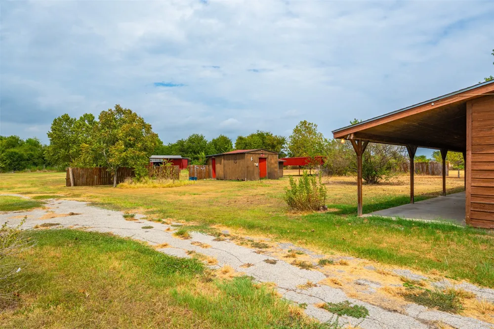 545 County Road 1110a Cleburne, TX 76031