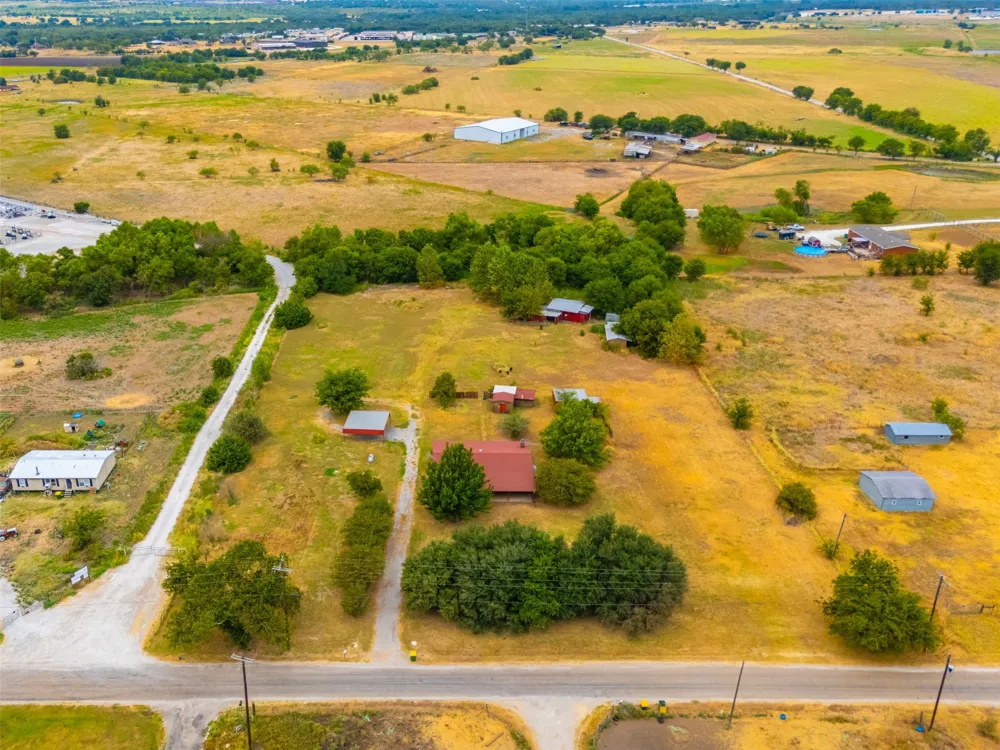 545 County Road 1110a Cleburne, TX 76031