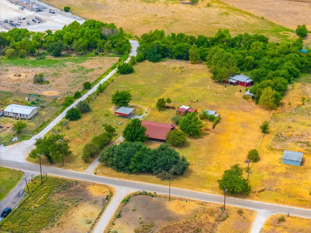 545 County Road 1110a Cleburne, TX 76031