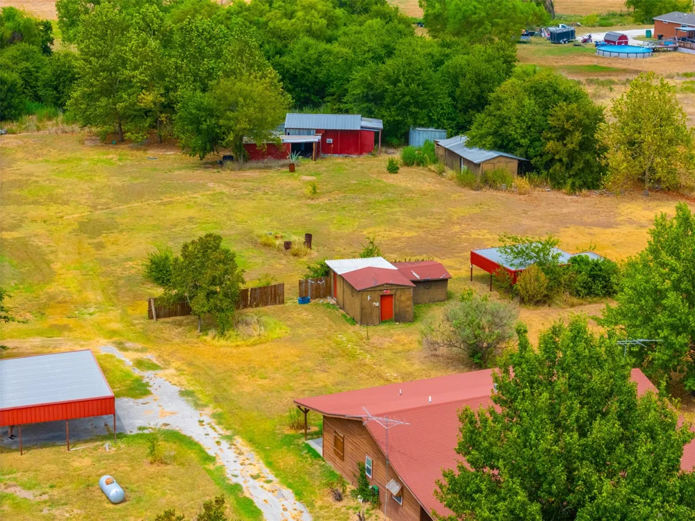 545 County Road 1110a Cleburne, TX 76031