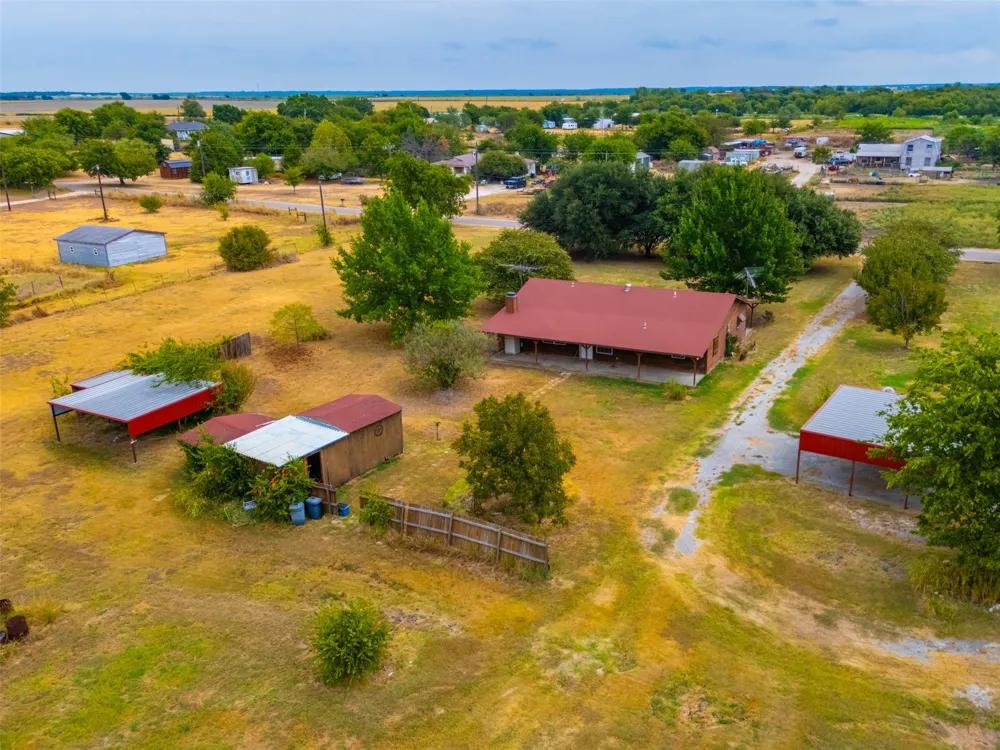 545 County Road 1110a Cleburne, TX 76031