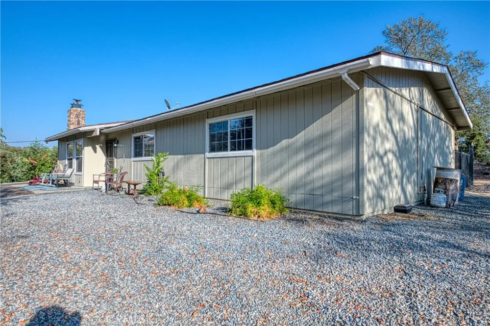 28960 Yosemite Springs Coarsegold, CA 93614