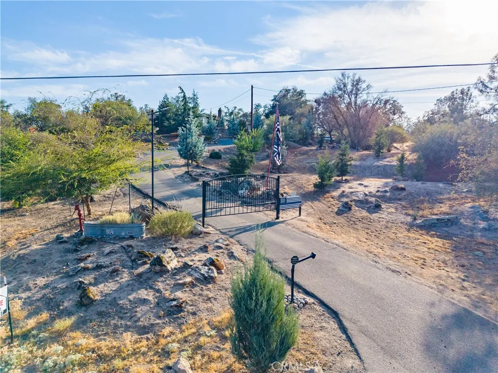 28960 Yosemite Springs Coarsegold, CA 93614