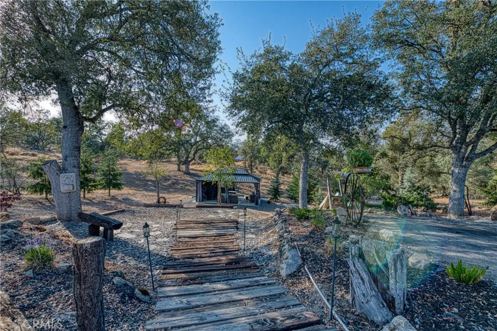 28960 Yosemite Springs Coarsegold, CA 93614