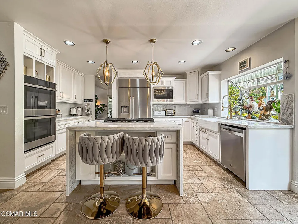 2846 Rikkard Drive Thousand Oaks, CA 91362