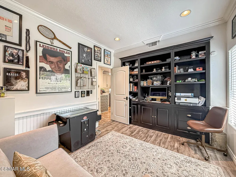 2846 Rikkard Drive Thousand Oaks, CA 91362