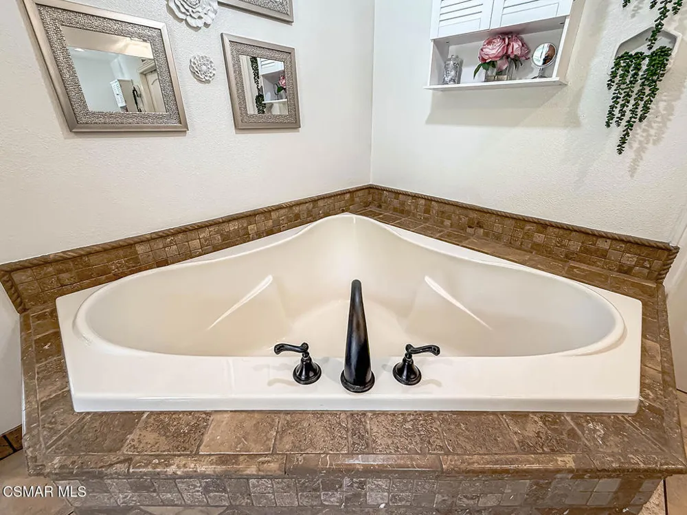 2846 Rikkard Drive Thousand Oaks, CA 91362