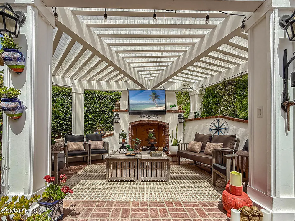2846 Rikkard Drive Thousand Oaks, CA 91362
