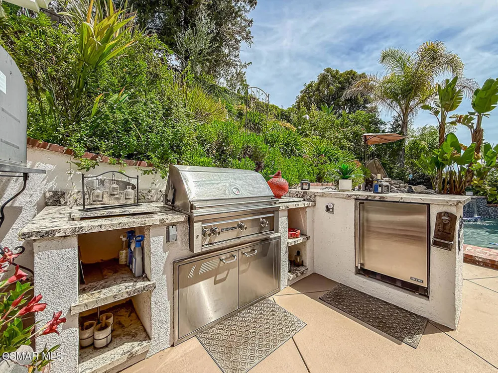 2846 Rikkard Drive Thousand Oaks, CA 91362