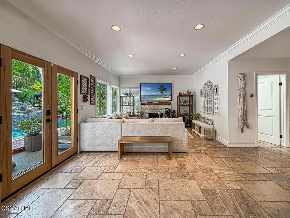 2846 Rikkard Drive Thousand Oaks, CA 91362