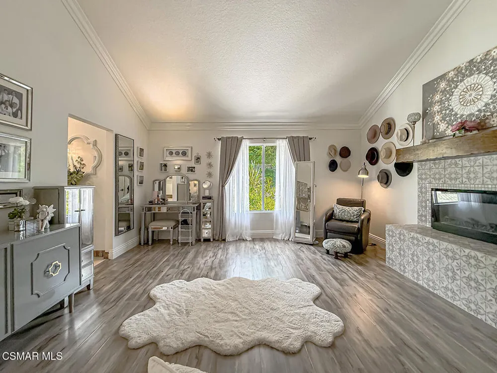 2846 Rikkard Drive Thousand Oaks, CA 91362