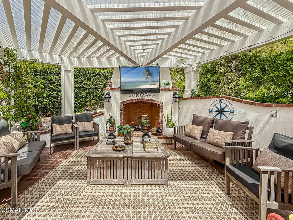 2846 Rikkard Drive Thousand Oaks, CA 91362