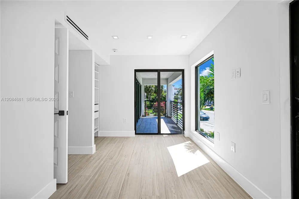 3305 NE 15th St Fort Lauderdale, FL 33304