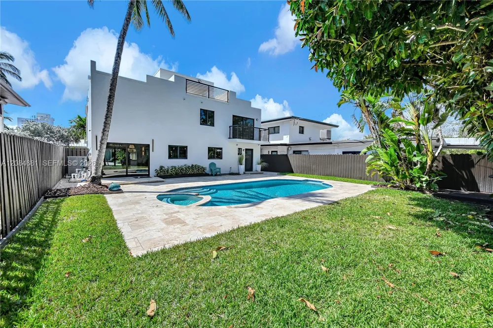3305 NE 15th St Fort Lauderdale, FL 33304