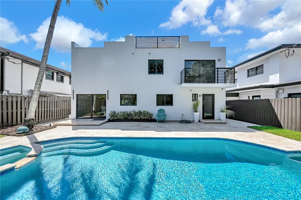 3305 NE 15th St Fort Lauderdale, FL 33304