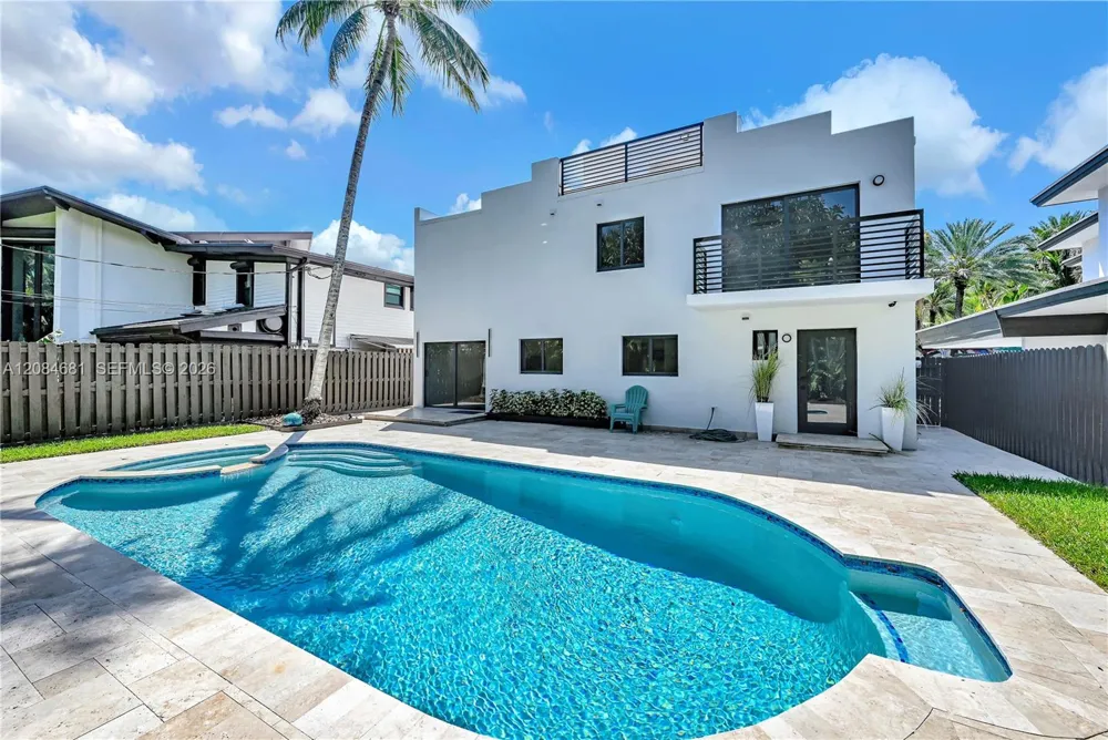 3305 NE 15th St Fort Lauderdale, FL 33304