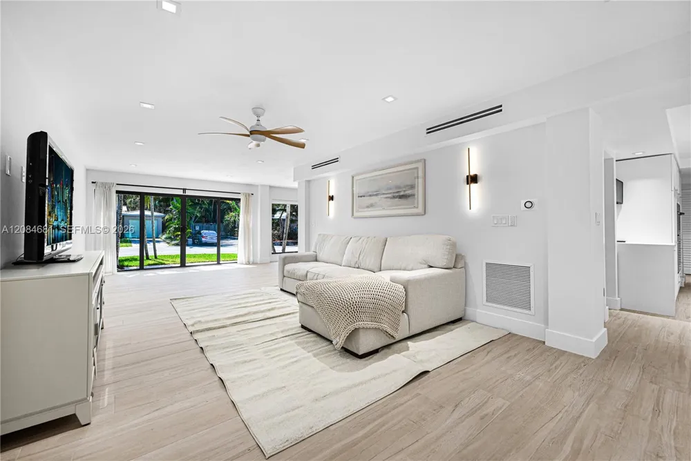 3305 NE 15th St Fort Lauderdale, FL 33304