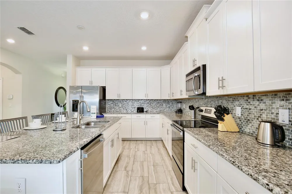 4710 KINGS CASTLE CIRCLE Kissimmee, FL 34746