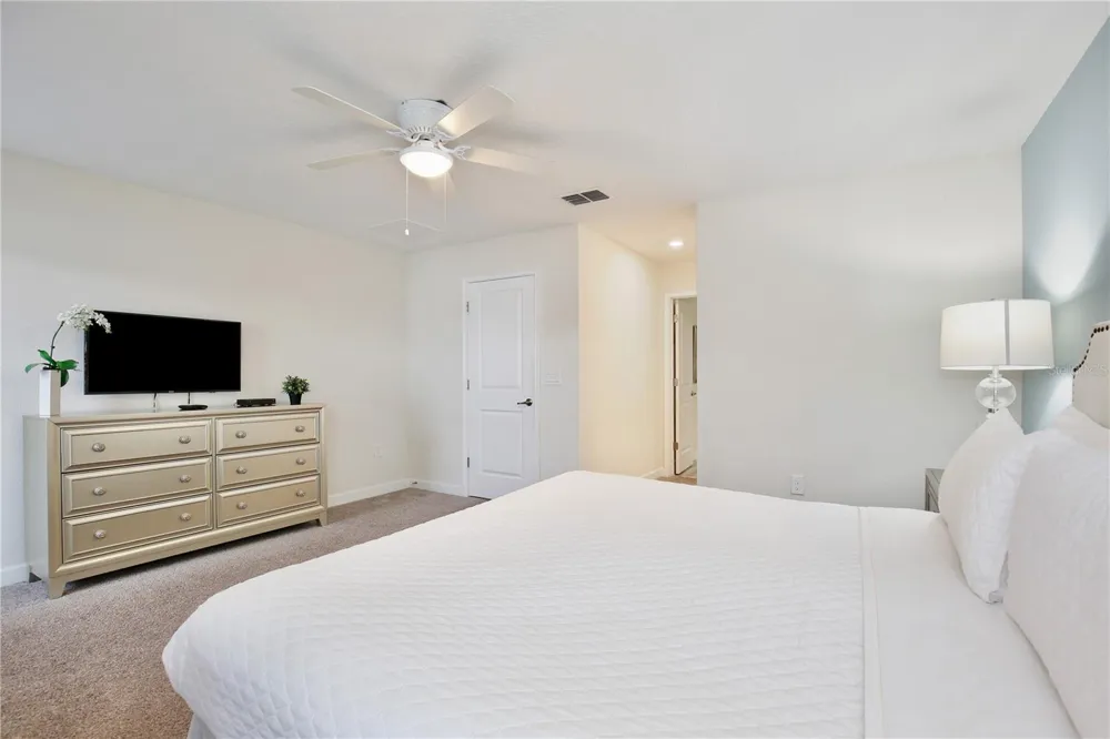 4710 KINGS CASTLE CIRCLE Kissimmee, FL 34746