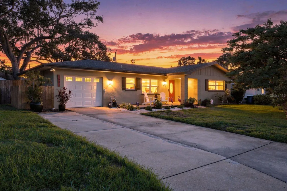 1631 ELIZABETH LANE Clearwater, FL 33755
