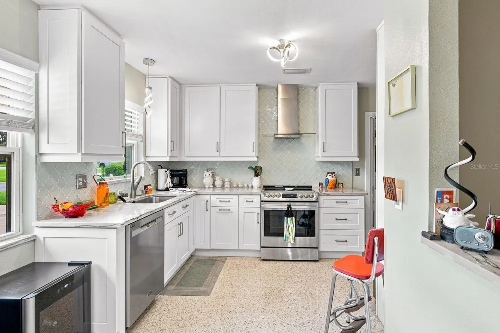 1631 ELIZABETH LANE Clearwater, FL 33755