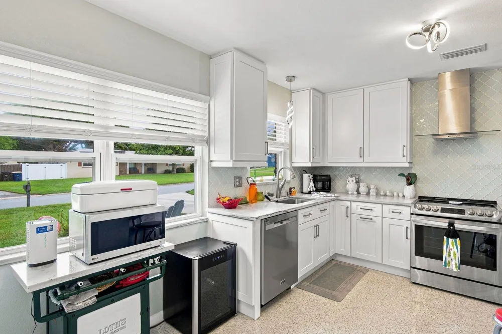 1631 ELIZABETH LANE Clearwater, FL 33755