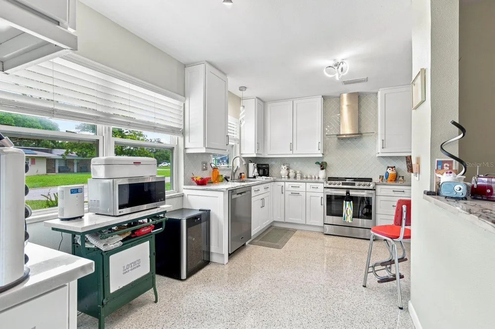 1631 ELIZABETH LANE Clearwater, FL 33755
