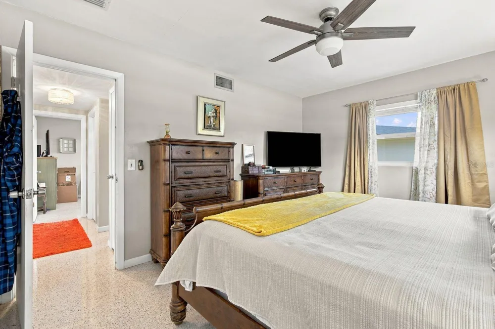 1631 ELIZABETH LANE Clearwater, FL 33755