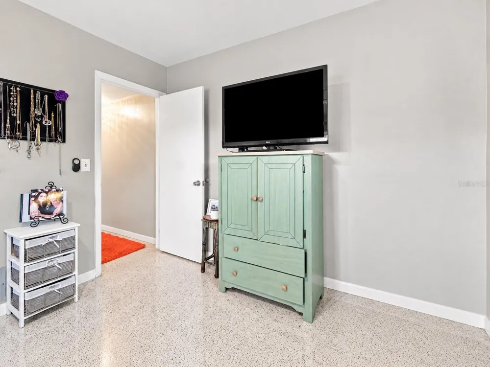 1631 ELIZABETH LANE Clearwater, FL 33755
