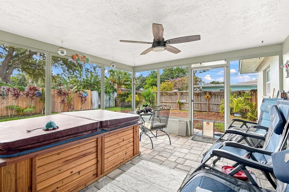 1631 ELIZABETH LANE Clearwater, FL 33755