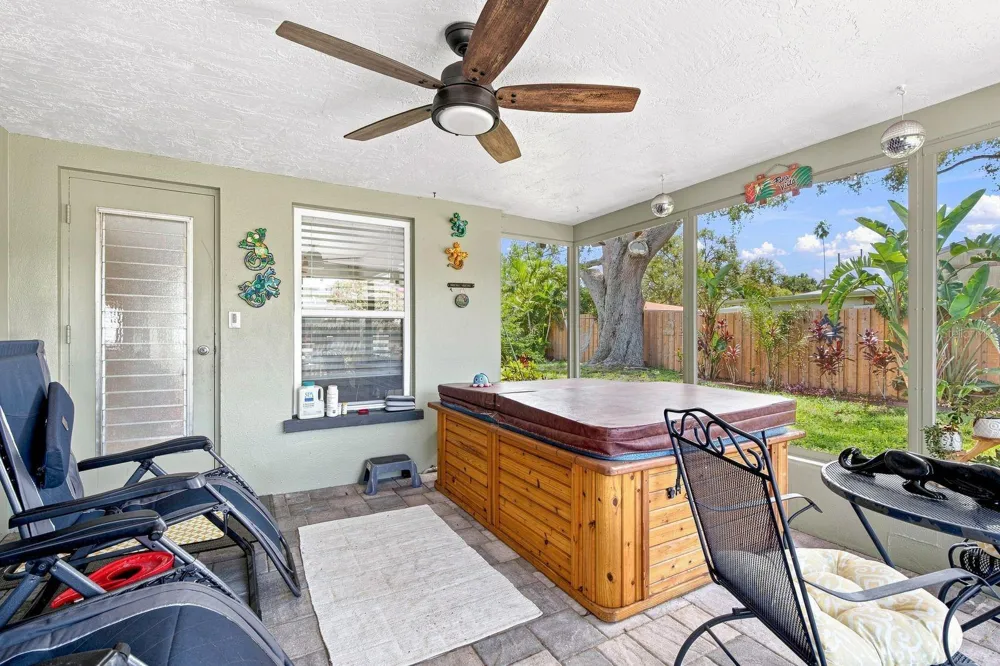 1631 ELIZABETH LANE Clearwater, FL 33755