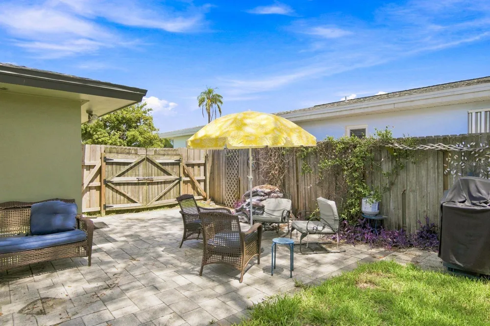 1631 ELIZABETH LANE Clearwater, FL 33755