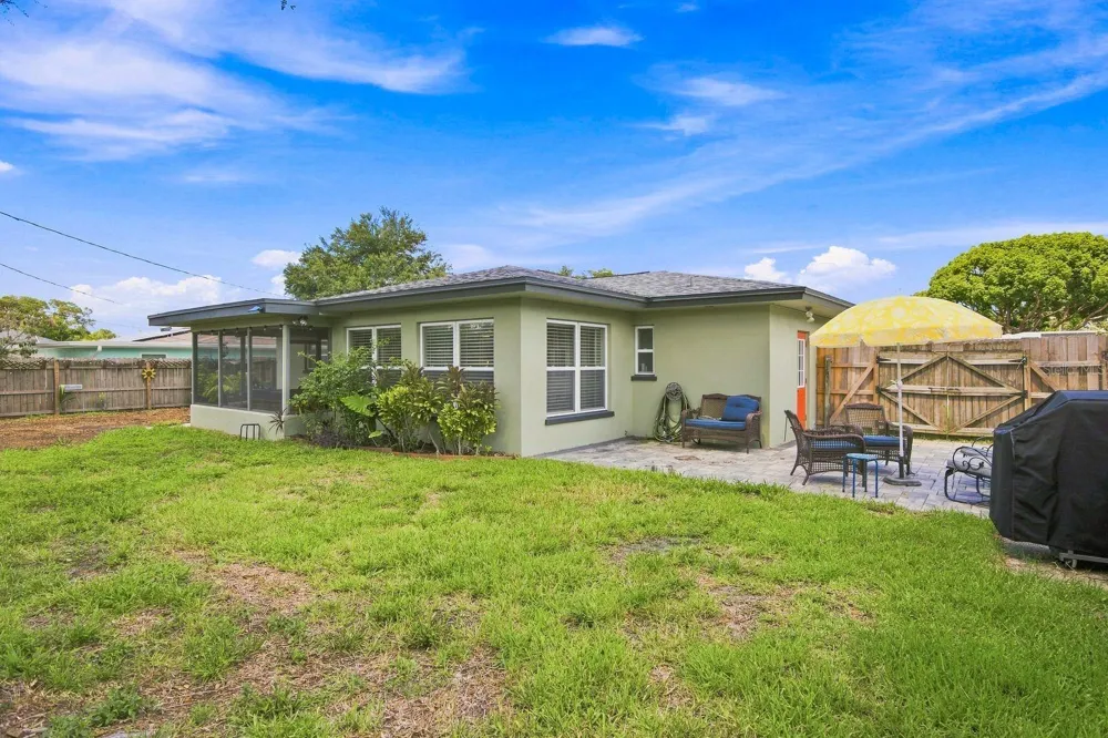 1631 ELIZABETH LANE Clearwater, FL 33755