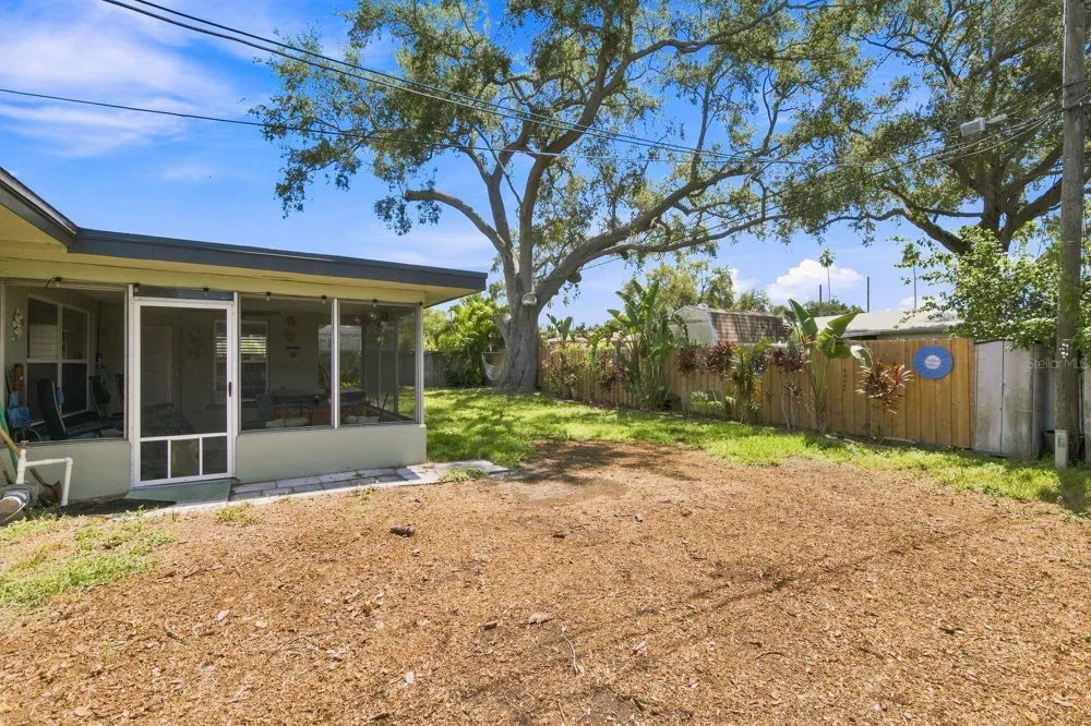 1631 ELIZABETH LANE Clearwater, FL 33755