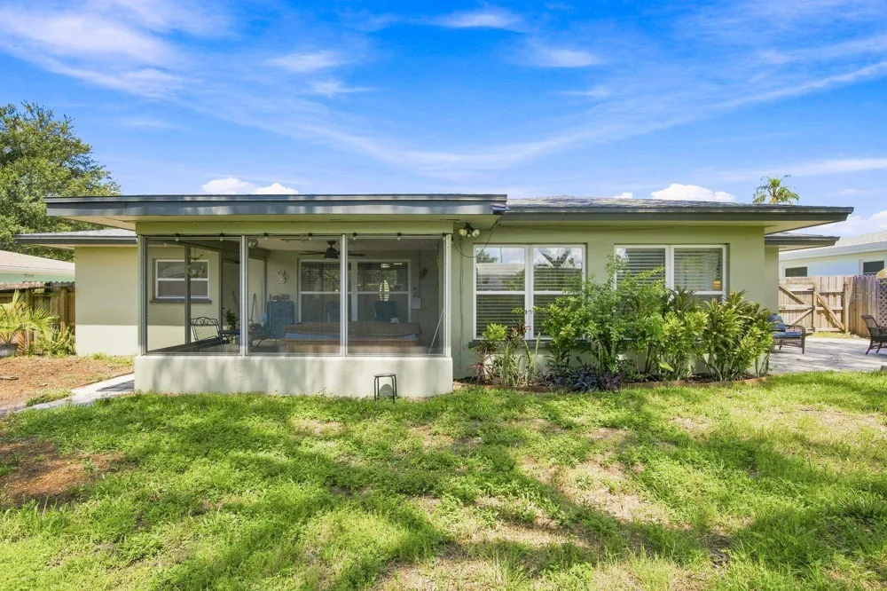 1631 ELIZABETH LANE Clearwater, FL 33755