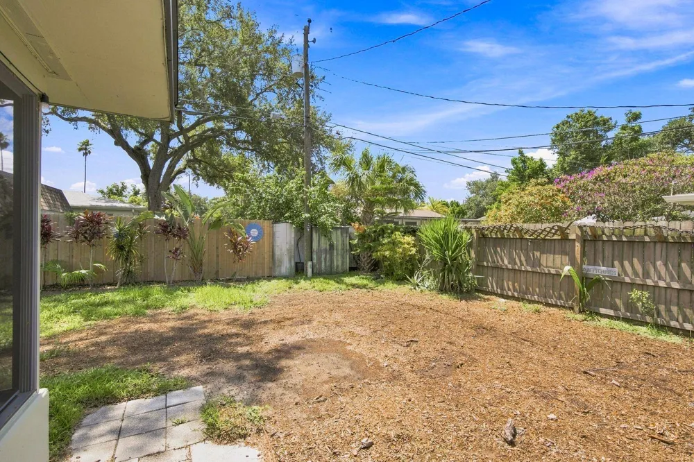 1631 ELIZABETH LANE Clearwater, FL 33755