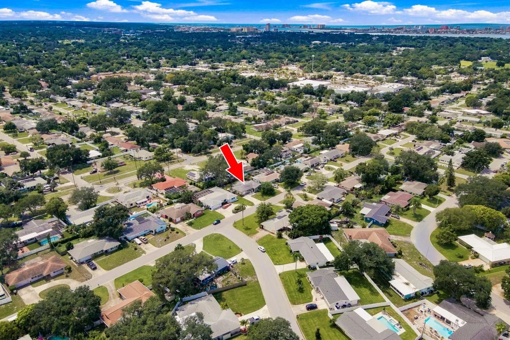 1631 ELIZABETH LANE Clearwater, FL 33755