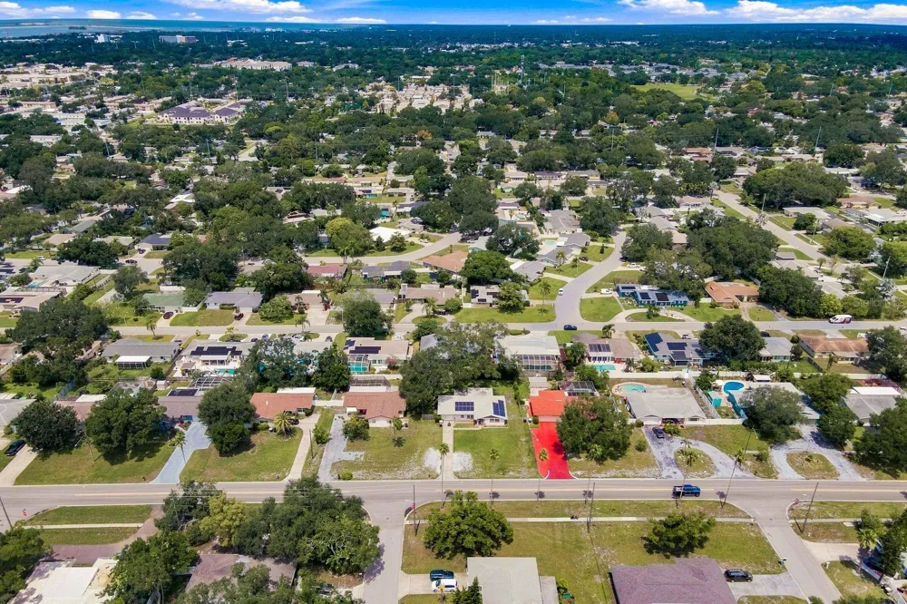 1631 ELIZABETH LANE Clearwater, FL 33755