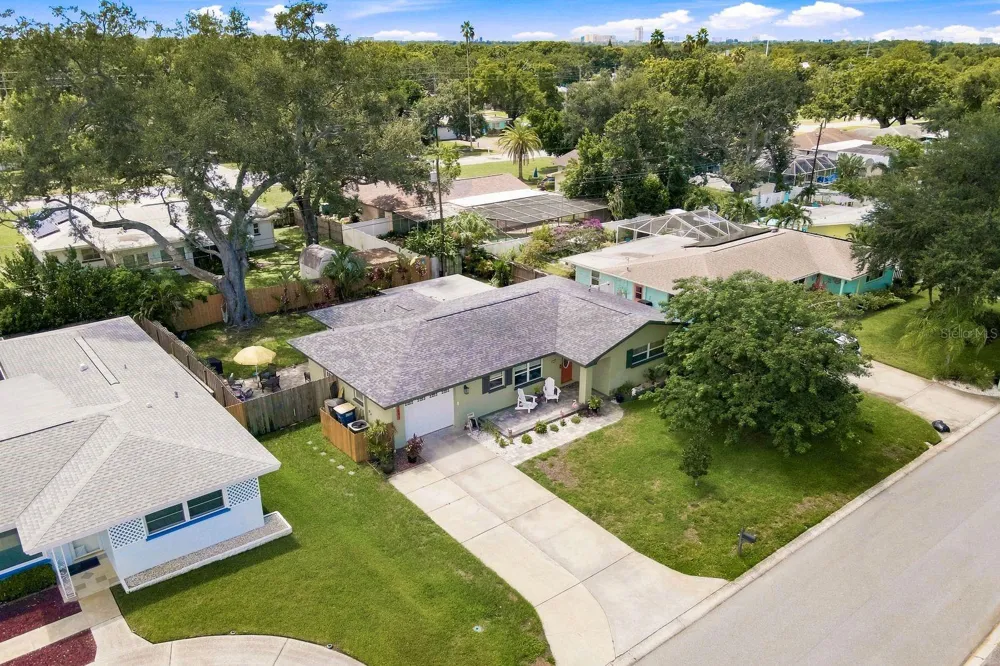 1631 ELIZABETH LANE Clearwater, FL 33755