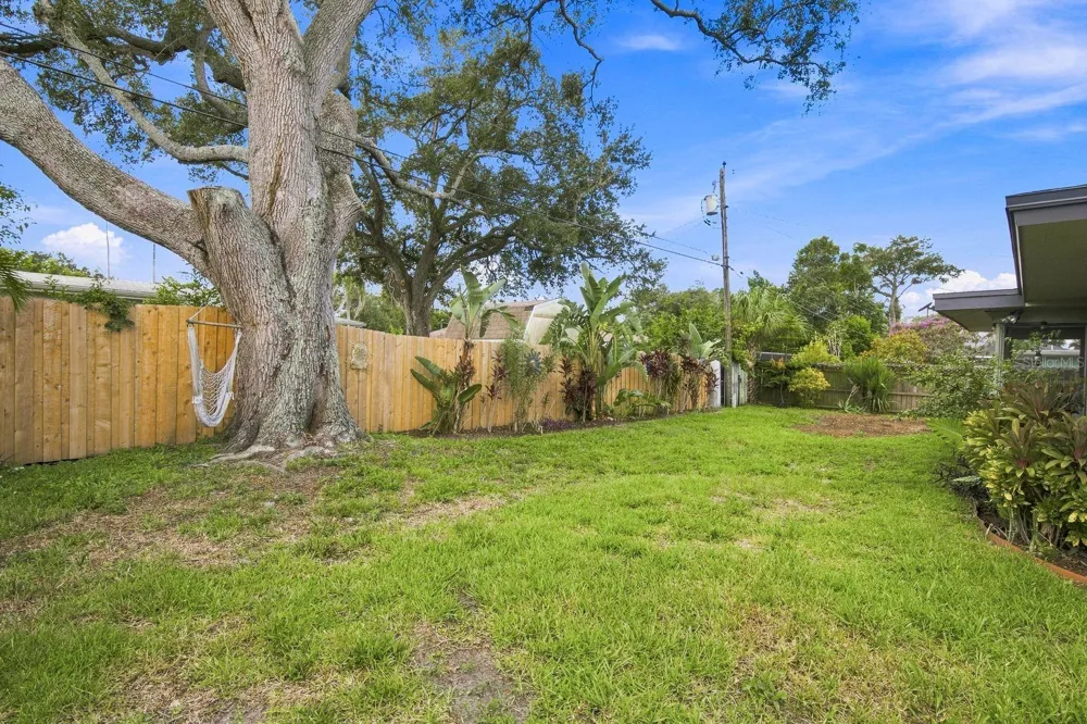 1631 ELIZABETH LANE Clearwater, FL 33755